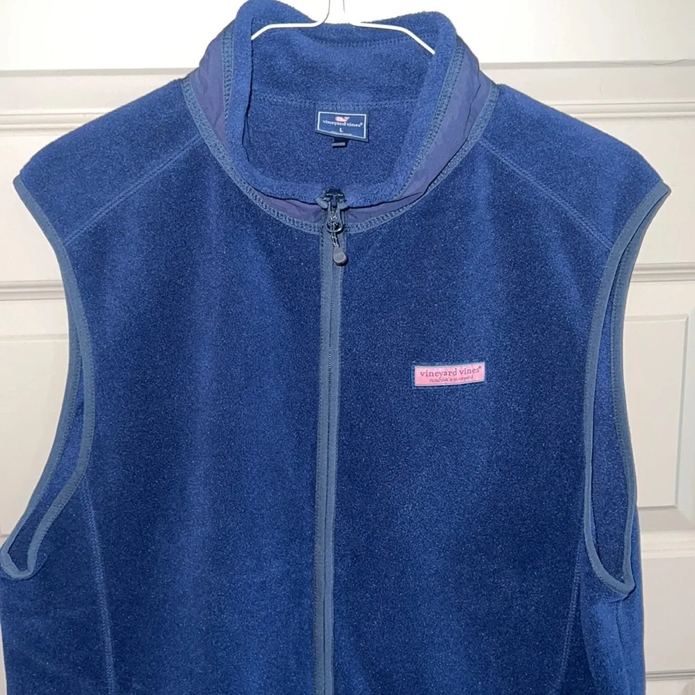 Vineyard Vines Large Navy Vest - Picture 2 of 4
